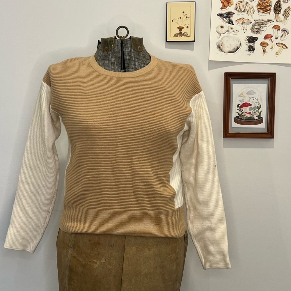 Casual chic beige crew neck